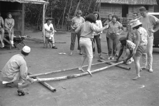 Peace Corp volunteer does the Filipino bird dance © United States Peace Corps