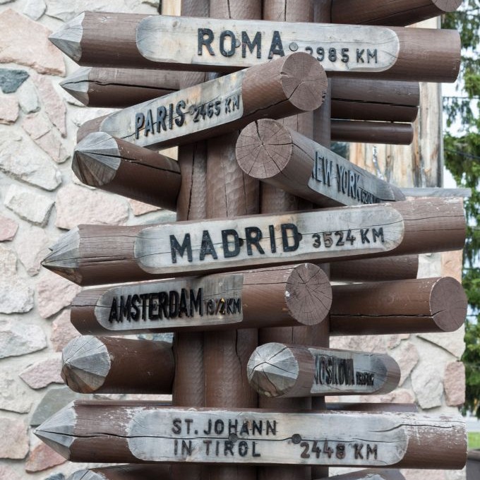 Directions in Rovaniemi, Finland © Lukasz Janyst | Dreamstime 40164801