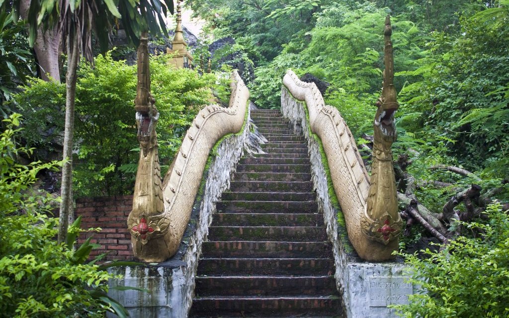 Mount Phousi, Luang Prabang, Laos © Matyas Rehak | Dreamstime 31992481