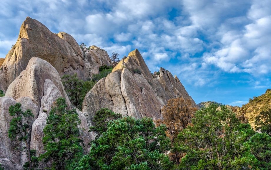 Devil's Punchbowl, Angeles National Forest, California © Jeff Turner | Flickr