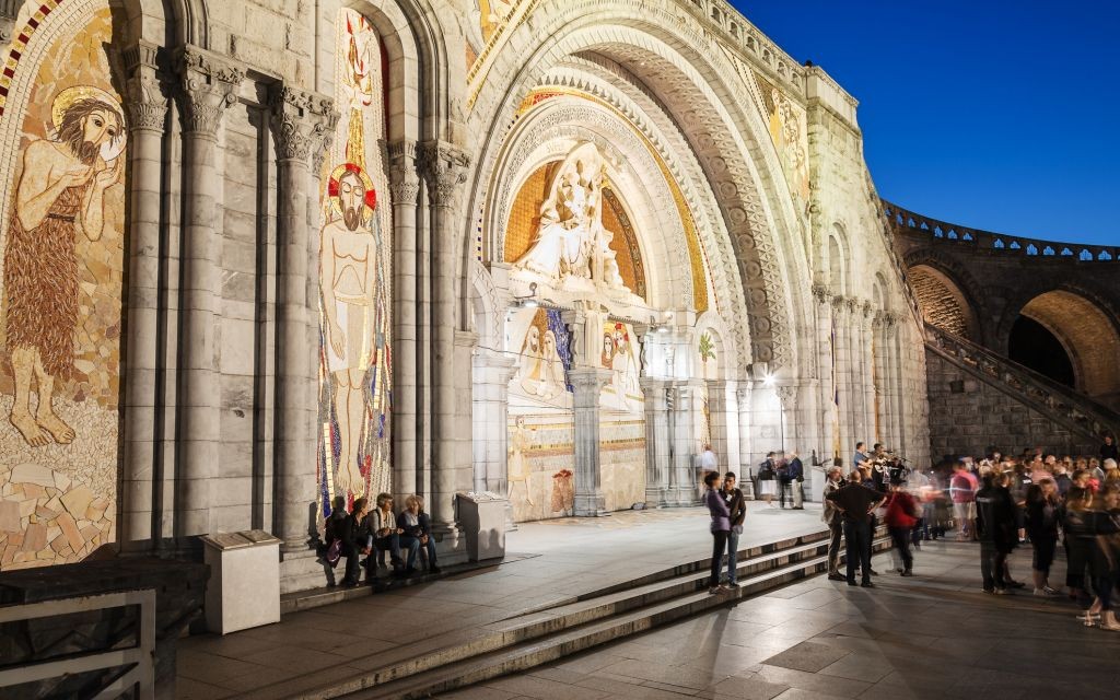 The Basilica of Our Lady of the Rosary, Lourdes, France © Marekusz | Dreamstime 26907827