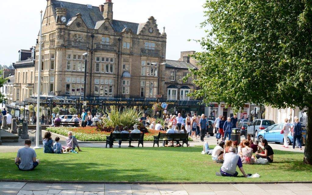 Betty's Tea Room, Harrogate, England © Konighaus1 | Dreamstime 58645771